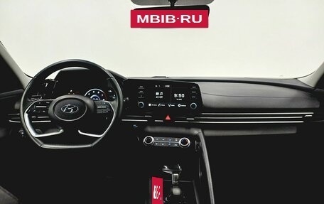 Hyundai Elantra, 2023 год, 2 199 000 рублей, 11 фотография
