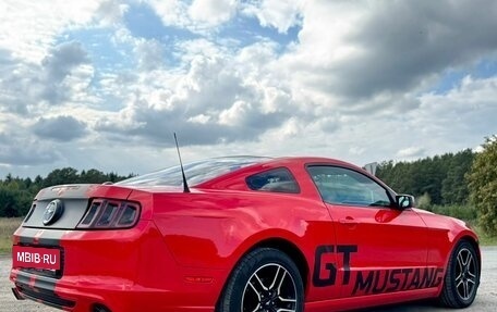 Ford Mustang VI рестайлинг, 2013 год, 2 100 000 рублей, 6 фотография