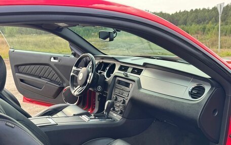 Ford Mustang VI рестайлинг, 2013 год, 2 100 000 рублей, 13 фотография