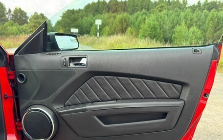 Ford Mustang VI рестайлинг, 2013 год, 2 100 000 рублей, 12 фотография