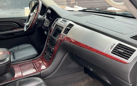 Cadillac Escalade III, 2007 год, 1 850 000 рублей, 16 фотография