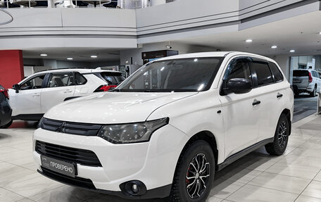 Mitsubishi Outlander III рестайлинг 3, 2014 год, 1 420 000 рублей, 2 фотография