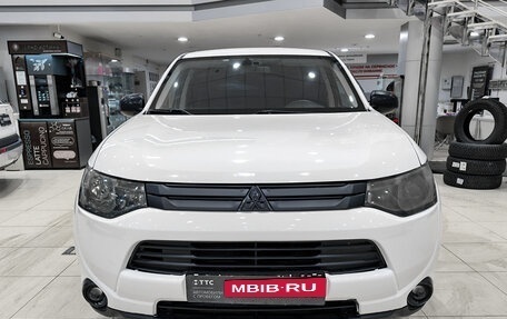Mitsubishi Outlander III рестайлинг 3, 2014 год, 1 420 000 рублей, 4 фотография