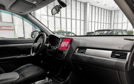 Mitsubishi Outlander III рестайлинг 3, 2014 год, 1 420 000 рублей, 15 фотография