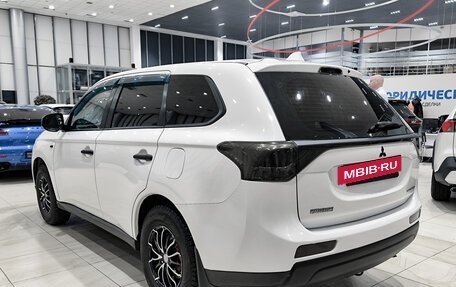 Mitsubishi Outlander III рестайлинг 3, 2014 год, 1 420 000 рублей, 11 фотография