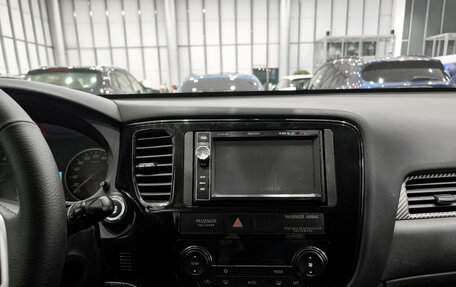 Mitsubishi Outlander III рестайлинг 3, 2014 год, 1 420 000 рублей, 19 фотография