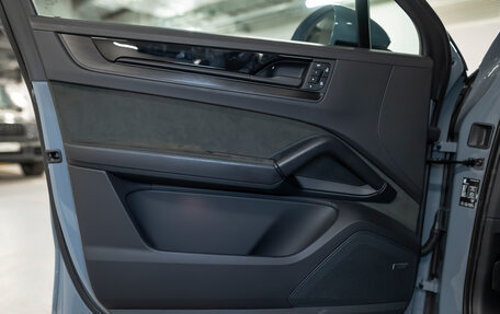 Porsche Cayenne III, 2024 год, 23 990 000 рублей, 13 фотография