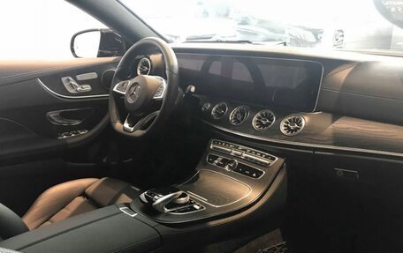 Mercedes-Benz E-Класс, 2018 год, 3 850 000 рублей, 8 фотография