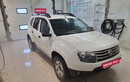Renault Duster I рестайлинг, 2014 год, 950 000 рублей, 2 фотография