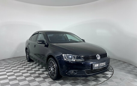 Volkswagen Jetta VI, 2013 год, 999 000 рублей, 3 фотография
