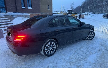 Mercedes-Benz E-Класс, 2016 год, 1 900 000 рублей, 5 фотография