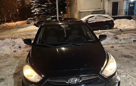 Hyundai Solaris II рестайлинг, 2011 год, 600 000 рублей, 13 фотография