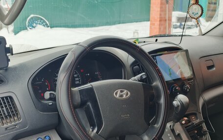 Hyundai Grand Starex Grand Starex I рестайлинг 2, 2010 год, 950 000 рублей, 3 фотография