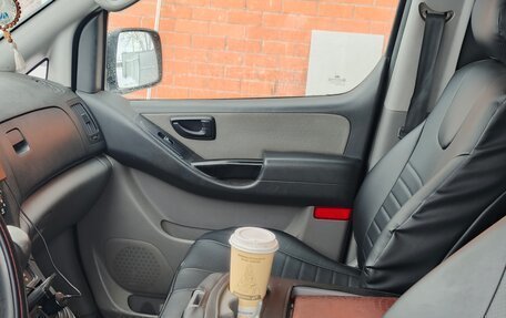 Hyundai Grand Starex Grand Starex I рестайлинг 2, 2010 год, 950 000 рублей, 4 фотография