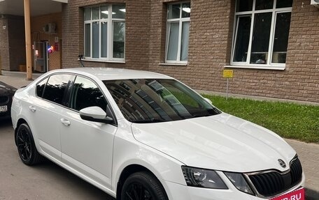 Skoda Octavia, 2018 год, 999 000 рублей, 2 фотография
