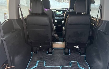 Honda Stepwgn IV, 2018 год, 2 500 000 рублей, 5 фотография