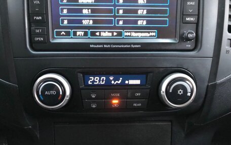 Mitsubishi Pajero IV, 2011 год, 1 790 000 рублей, 16 фотография