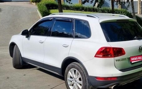 Volkswagen Touareg III, 2012 год, 2 250 000 рублей, 2 фотография
