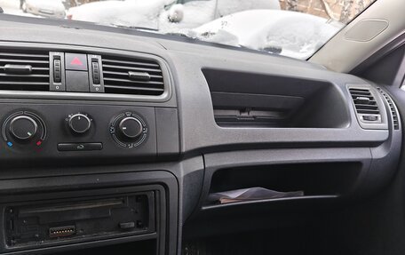 Skoda Fabia II, 2008 год, 225 000 рублей, 2 фотография