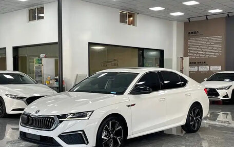 Skoda Octavia IV, 2021 год, 2 100 000 рублей, 1 фотография