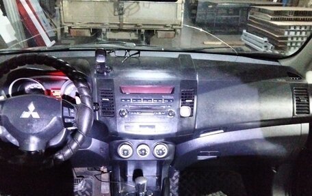 Mitsubishi Outlander III рестайлинг 3, 2008 год, 1 150 000 рублей, 1 фотография