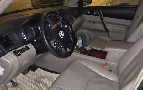 Toyota Highlander III, 2012 год, 2 400 000 рублей, 1 фотография