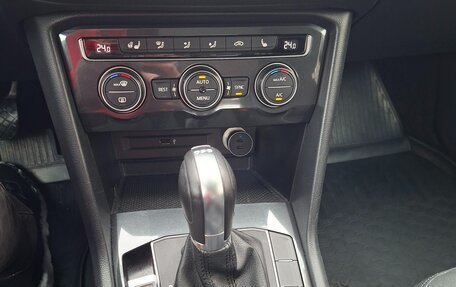 Volkswagen Tiguan II, 2017 год, 1 840 000 рублей, 16 фотография