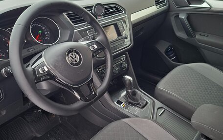 Volkswagen Tiguan II, 2017 год, 1 840 000 рублей, 13 фотография