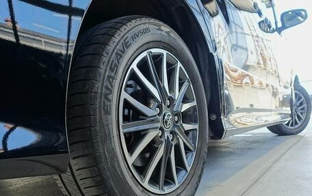 Toyota Noah III, 2018 год, 1 730 002 рублей, 3 фотография