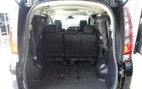 Toyota Noah III, 2018 год, 1 730 002 рублей, 23 фотография