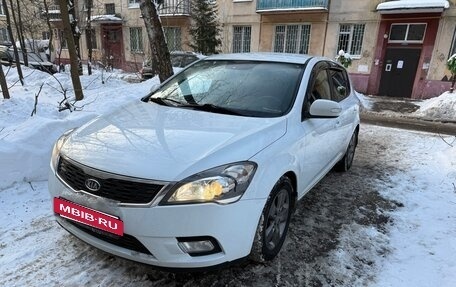 KIA cee'd I рестайлинг, 2011 год, 980 000 рублей, 3 фотография