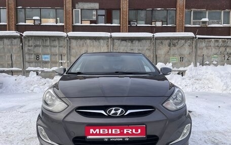 Hyundai Solaris II рестайлинг, 2011 год, 890 000 рублей, 2 фотография