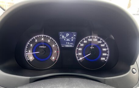 Hyundai Solaris II рестайлинг, 2011 год, 890 000 рублей, 11 фотография