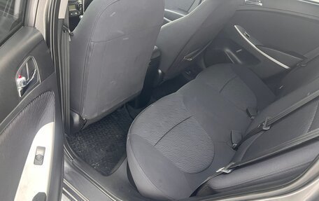 Hyundai Solaris II рестайлинг, 2011 год, 890 000 рублей, 13 фотография