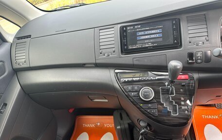 Toyota ISis I, 2016 год, 1 050 000 рублей, 14 фотография