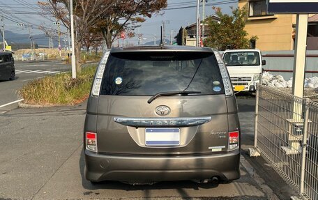 Toyota ISis I, 2016 год, 1 050 000 рублей, 5 фотография