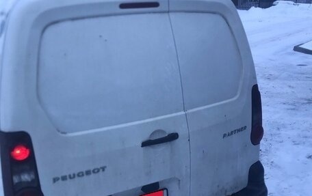 Peugeot Partner II рестайлинг 2, 2012 год, 420 000 рублей, 1 фотография