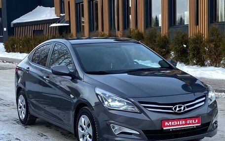 Hyundai Solaris II рестайлинг, 2015 год, 980 000 рублей, 1 фотография