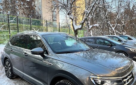 Volkswagen Tiguan II, 2019 год, 3 000 000 рублей, 4 фотография