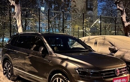 Volkswagen Tiguan II, 2019 год, 3 000 000 рублей, 3 фотография
