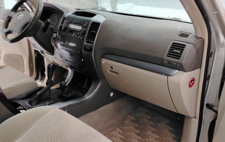 Toyota Land Cruiser Prado 120 рестайлинг, 2004 год, 1 450 000 рублей, 5 фотография