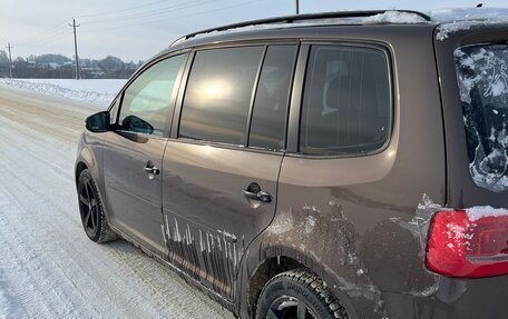 Volkswagen Touran III, 2013 год, 850 000 рублей, 5 фотография