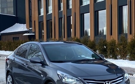 Hyundai Solaris II рестайлинг, 2015 год, 980 000 рублей, 2 фотография