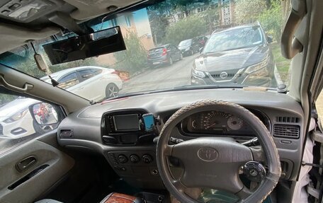 Toyota Noah III, 2001 год, 650 000 рублей, 4 фотография