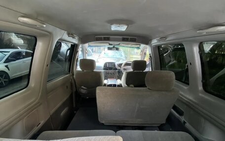 Toyota Noah III, 2001 год, 650 000 рублей, 13 фотография