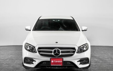 Mercedes-Benz E-Класс, 2019 год, 2 300 000 рублей, 2 фотография