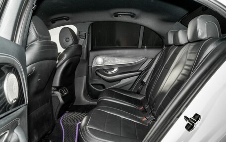 Mercedes-Benz E-Класс, 2019 год, 2 300 000 рублей, 7 фотография