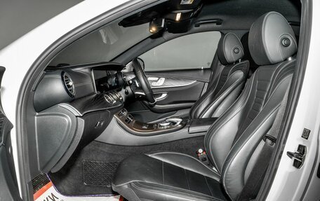 Mercedes-Benz E-Класс, 2019 год, 2 300 000 рублей, 6 фотография