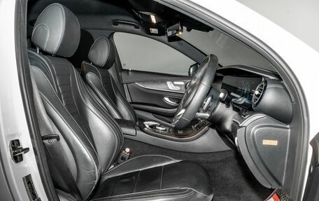 Mercedes-Benz E-Класс, 2019 год, 2 300 000 рублей, 5 фотография