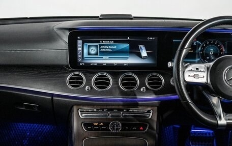 Mercedes-Benz E-Класс, 2019 год, 2 300 000 рублей, 11 фотография